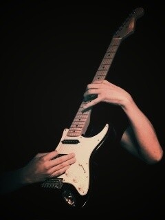 Игра на электрогитаре обои