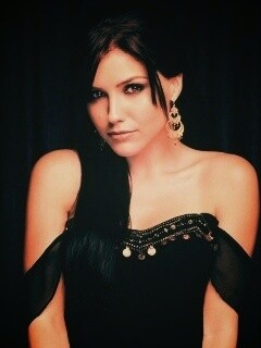 София Буш в черном платье обои