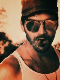 Суровый парень с сигарой обои