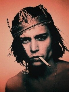 Джонни Депп в короне обои