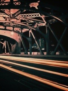 Движение на мосту обои