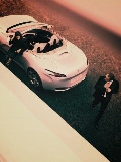 Пара у кабриолета Пежо обои