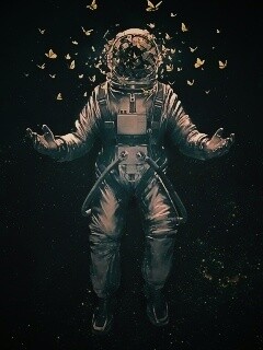 Космонавт и бабочки обои