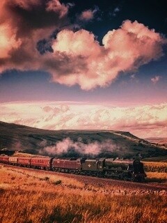 Поезд в долине обои
