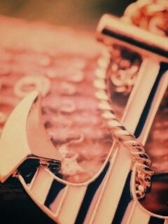 Кулон в виде якоря обои