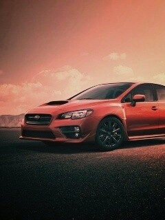 Subaru WRX на пустынной трассе обои