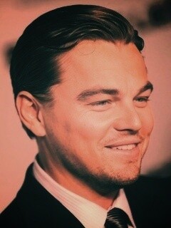 Леонардо Дикаприо в костюме обои