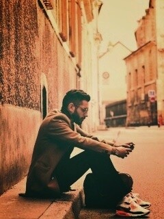 Хипстер с телефоном обои