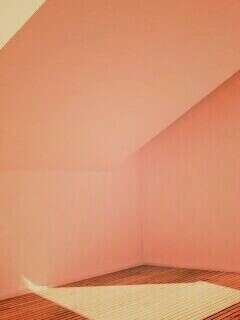 Светлая комната обои