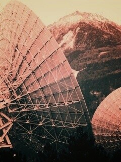 Локаторы в горах обои