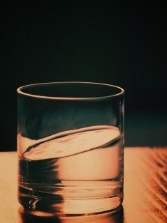 Стакан воды из Начала обои