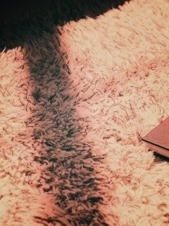 Книга на полу обои