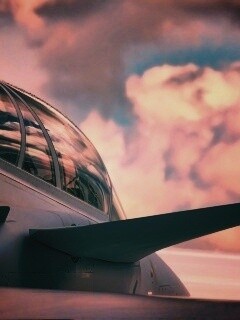 С крыла истребителя обои