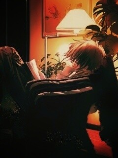 Парень чиатет книгу обои