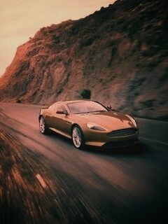 Aston Martin в горах обои