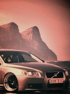 Вольво на берегу обои