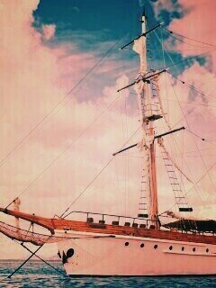 Белый парусник обои