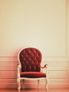 красное кресло в белой комнате обои