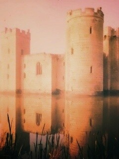 Замок на озере обои