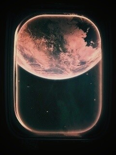 Вид на Землю из иллюминатора космической станции обои