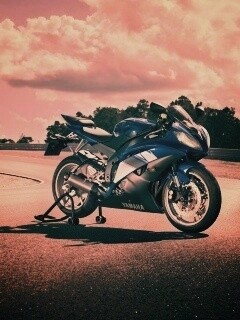 Yamaha R6 на трассе обои