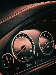 Приборная панель BMW F10 обои