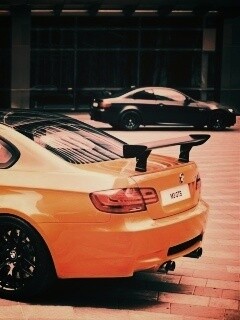 Оранжевый BMW M3 обои