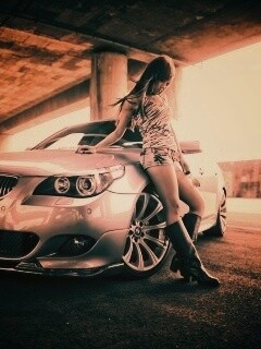 Девушка у BMW обои