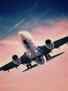 Лайнер в небе обои