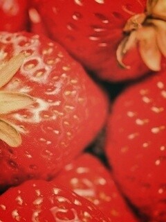 Сочная клубничка обои