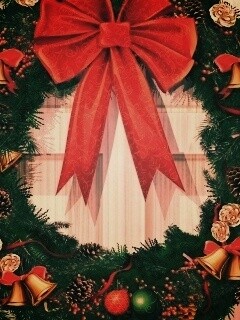 Новогодний венок на двери обои