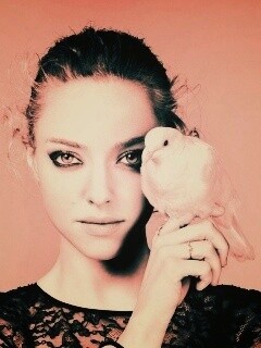 Девушка и попугай обои