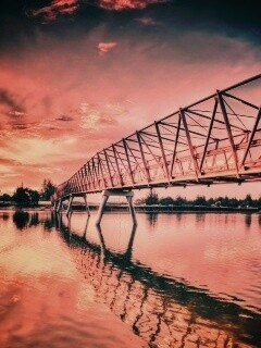 Мост через реку обои