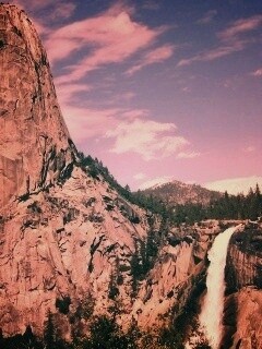 Скалы и водопад обои