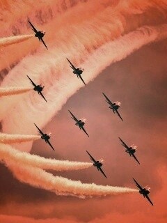 Красивая эскадра самолетов на авиашоу обои