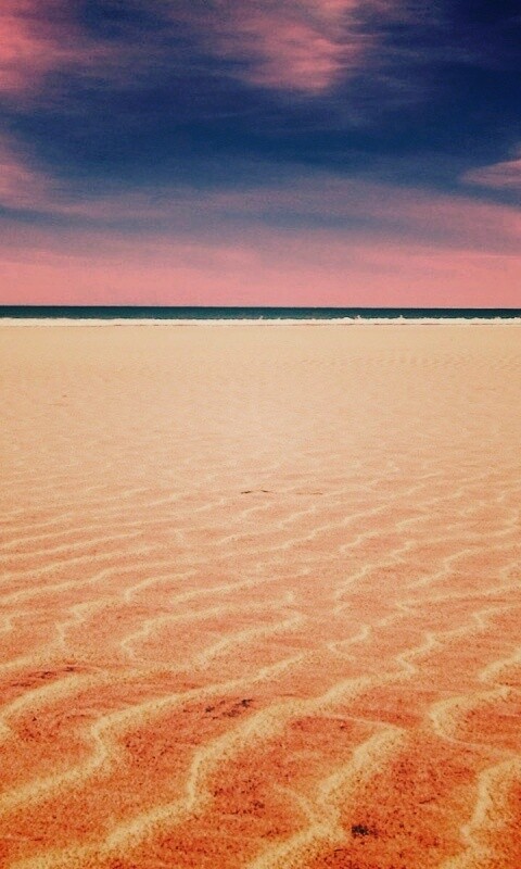 Пустыня на фоне моря обои