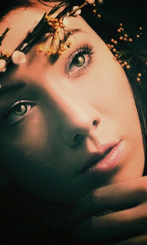 Девушка в венке обои