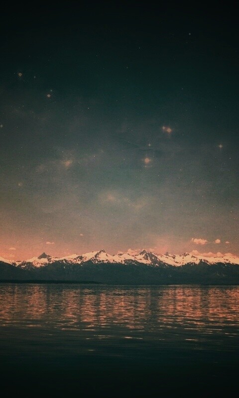 Горы за морем обои