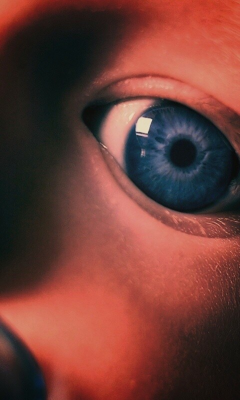 Синий глаз ребенка обои
