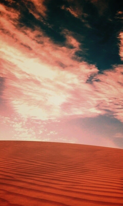 Облака над пустыней обои