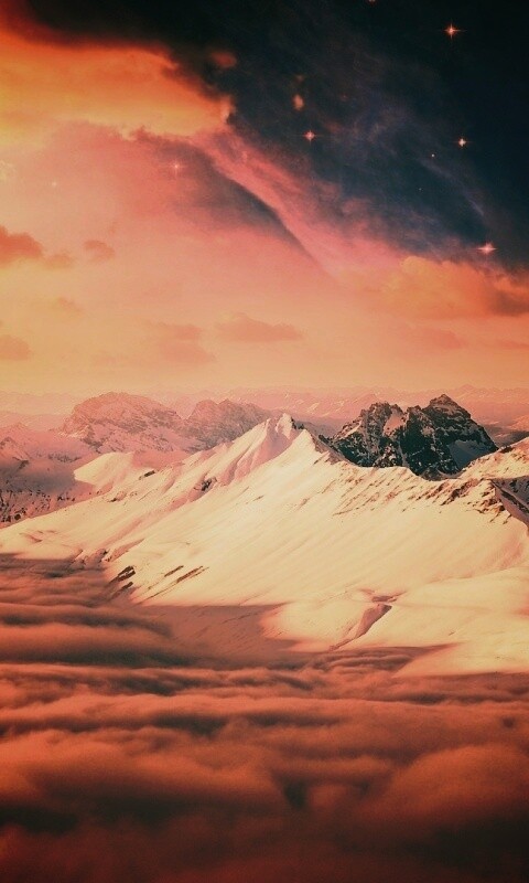 Горный хребет над облаками обои