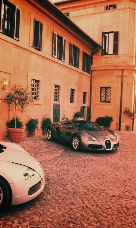 Два Бугатти у дома обои
