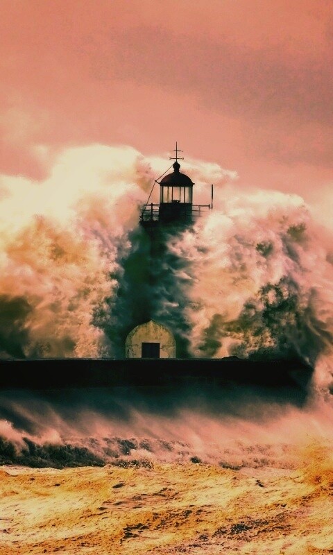 Маяк в шторм обои