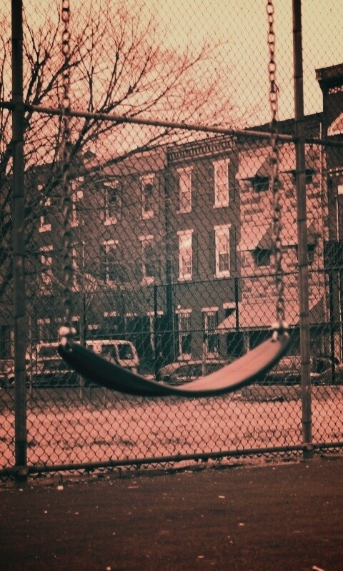 Пустые качели обои