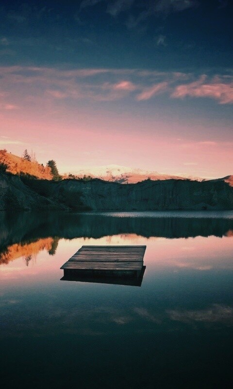 Уединенное озеро обои