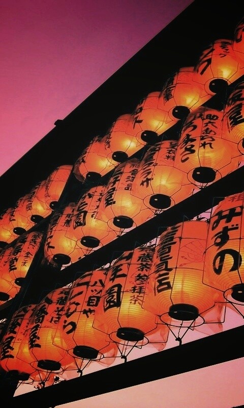 Японские фонарики вечером обои