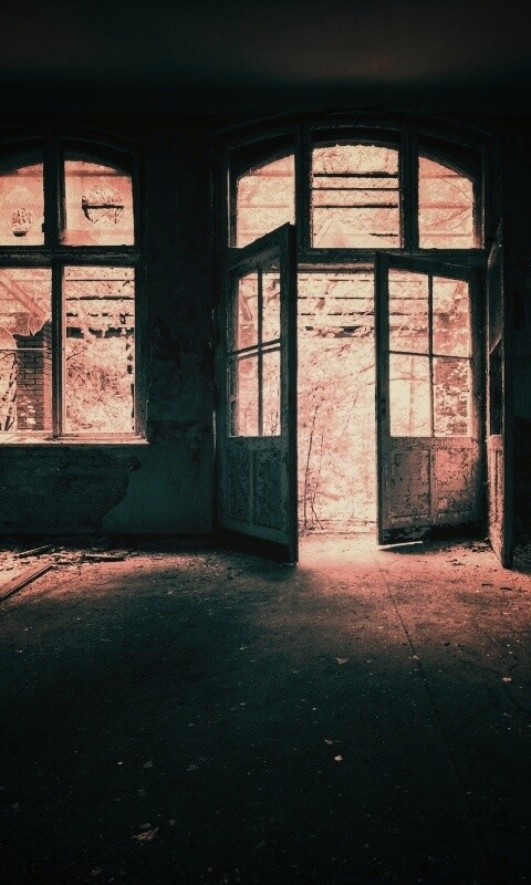 Комната в заброшенном здании обои