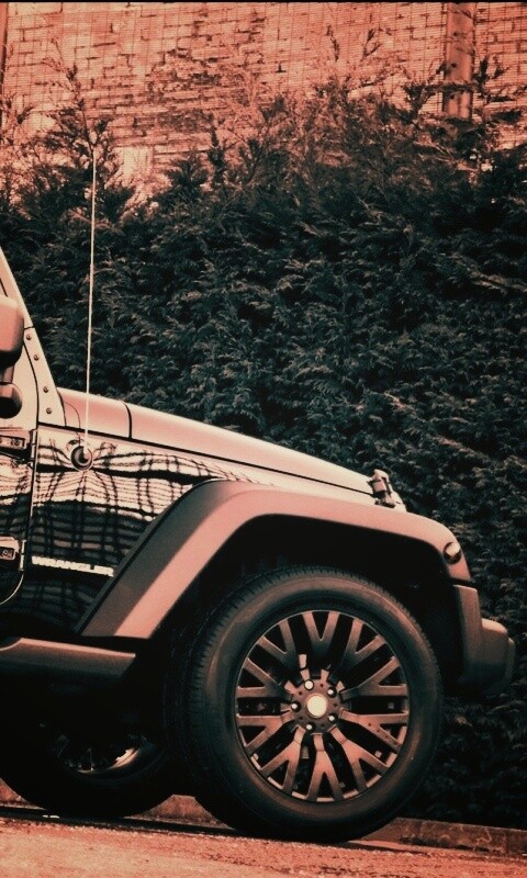 Черный внедорожник обои