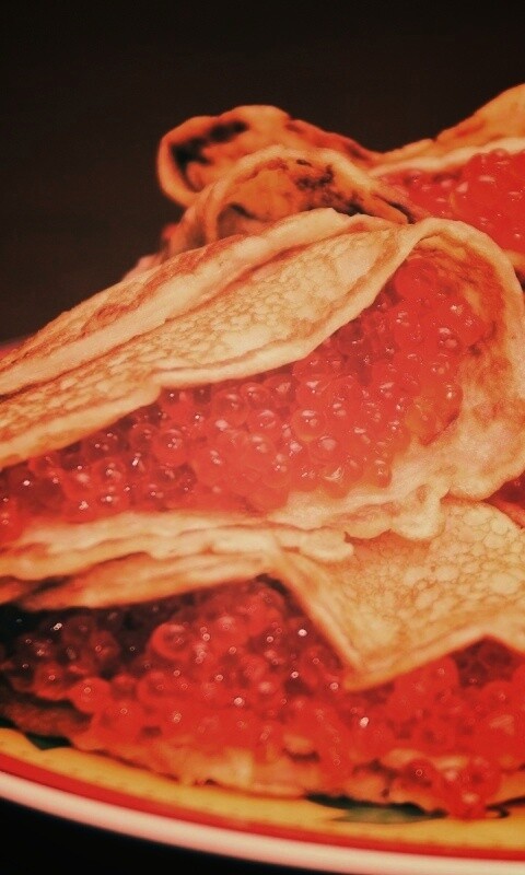 Блины с красной икрой обои