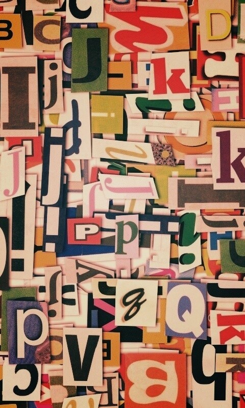 Буквы вырезанные из журналов обои